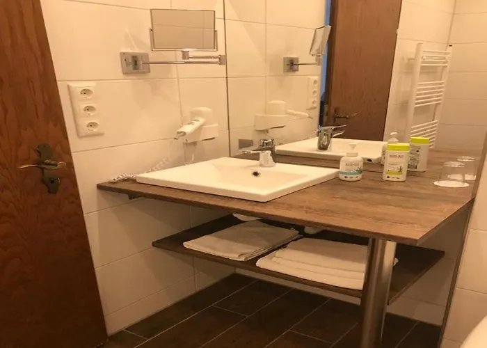 מלון Forsthaus Alter Foerster באד אויינהאוזן